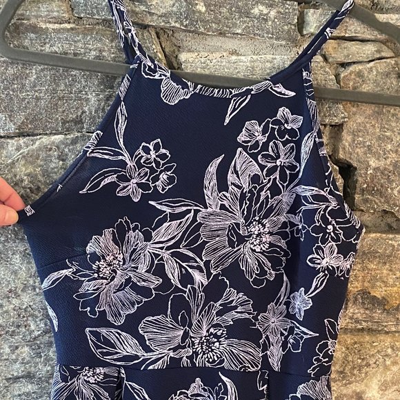 Soprano Navy / White Floral Halter Fit and Flare Dress Sz Med (juniors) NWT - Picture 2 of 7